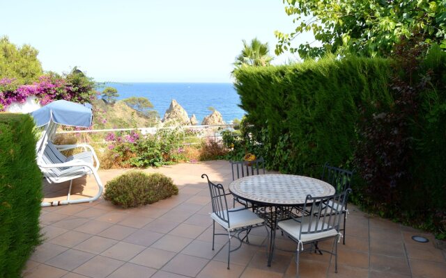 Blanca Paloma Holiday House