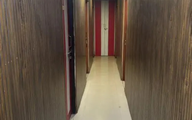 OYO 76116 Hotel Sakinaka Inn