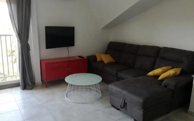 Xena - Comfort and Spacious - A1 Grey