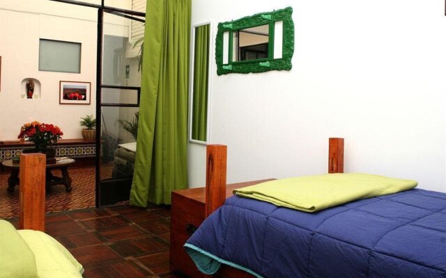 La Puerta Verde Hostel