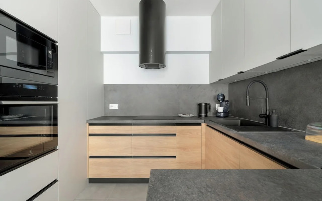 Modern Apartment With Parking by Renters