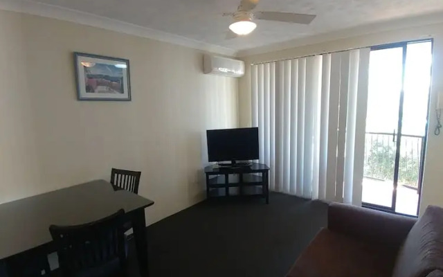 Chevron Palms Holiday Apartments by Gold Coast Premium