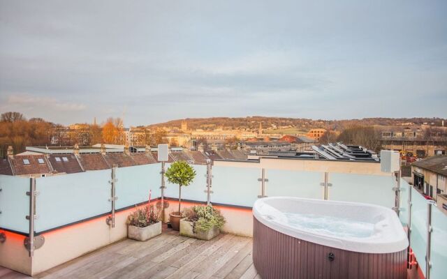 Henge House, Penthouse Apartment