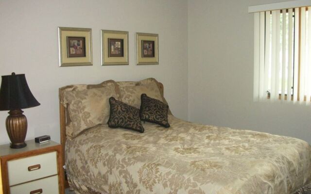 Four Seasons Racquet Club Condominiums