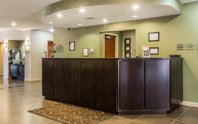 Comfort Suites Nashville near Percy Priest Lake