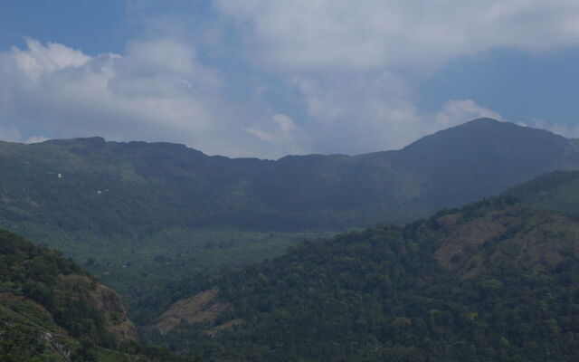 The Munnar Queen