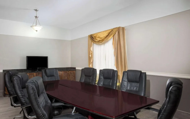 La Quinta Inn & Suites Raymondville