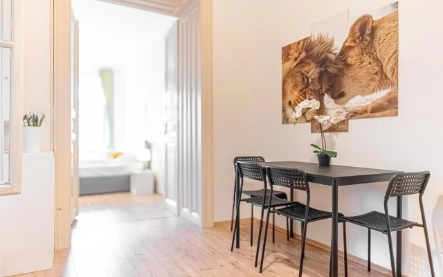 attractive 2BR Apt. Near AKH- Ideal for Longstays