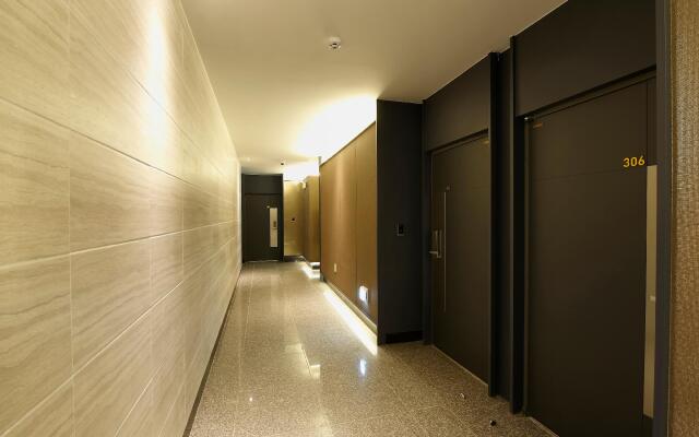 Hotel B