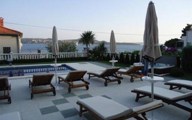 Villa Ana