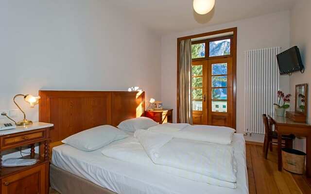 Hotel Lago di Braies