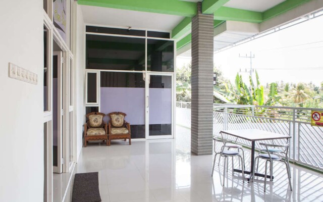 RedDoorz near Banyuwangi Baru Station