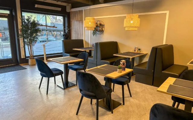 Stryn House - Hotel & Apartments