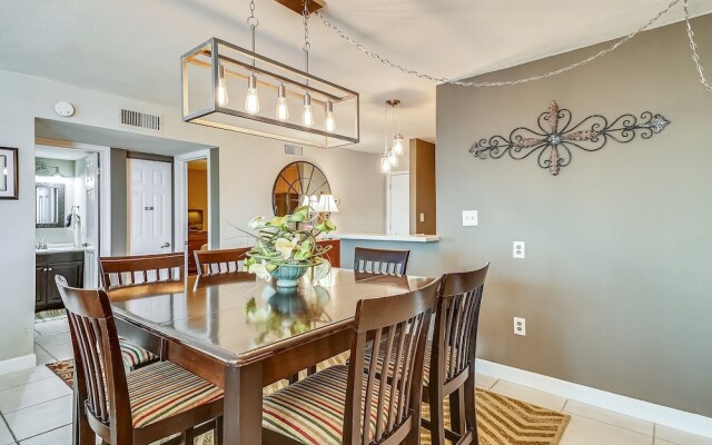 DP 202C Recently renovated 2 bedroom condo near Destin Harbor and amazing views by RedAwning