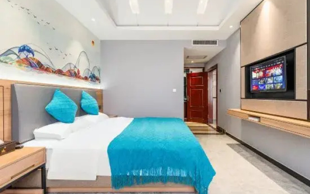 Cenxi Yuanfeng Hotel (Tanhua Bus Station)