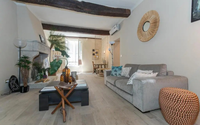 RARE: 110m² climatisés avec terrasse. 2 Chambres