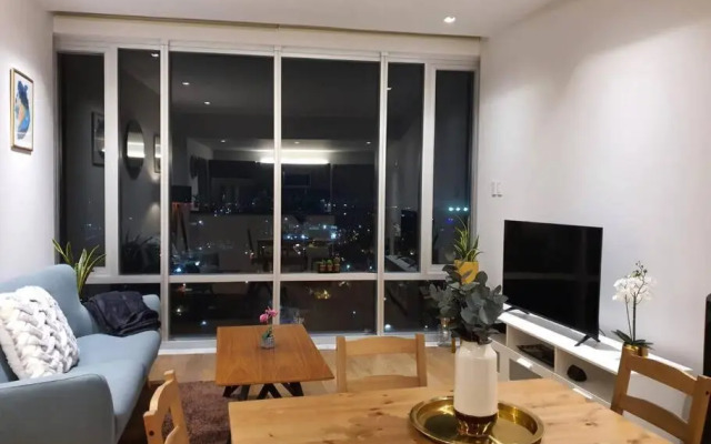 Orange & Green Apartment - HP Sur