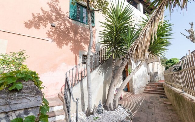 Encantadora Mansión con Jardín y Piscina
