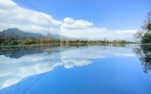 Qingchengshan Huajun Holiday Villa (Qianshan High-speed Railway Station)