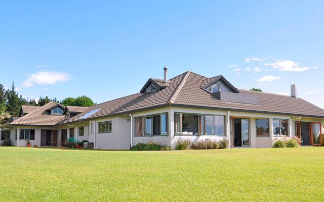 Waiwurrie Coastal Farm Lodge