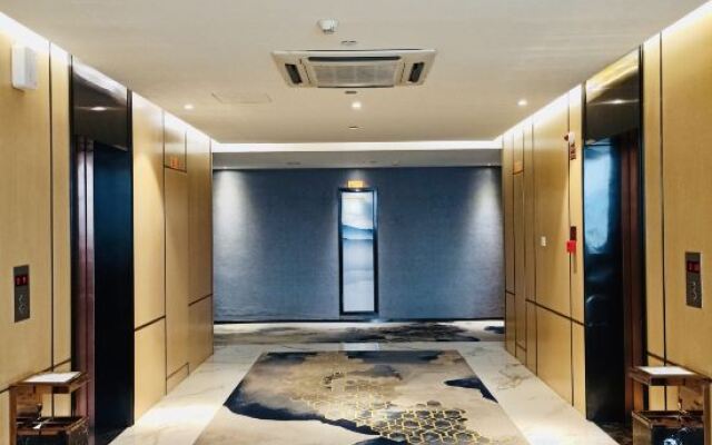 Zhong Rui Hotel