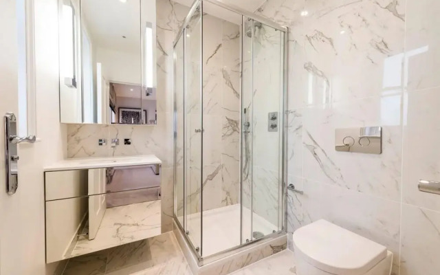 Light and Airy Central Three Bed Flat