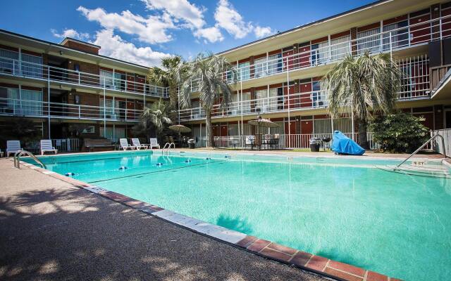 OYO Hotel Sumter SC Downtown