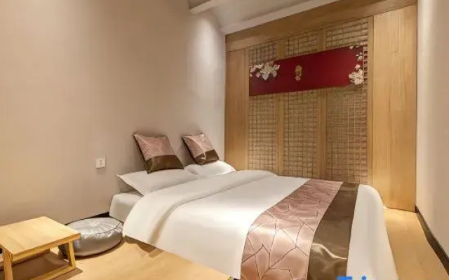 Muguang Yunman Homestay (Xi'an Huimin Street Sajinqiao Subway Station)