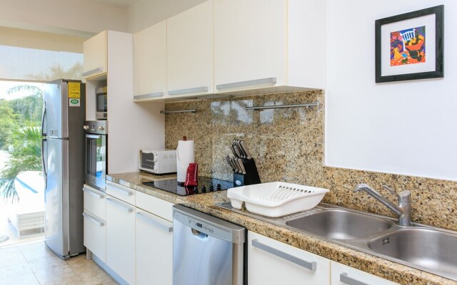 Magia Beachside Apartment by Bvr