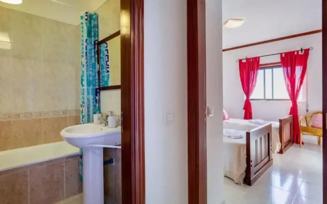 Alvor 2 Bedrooms Balcony Flat