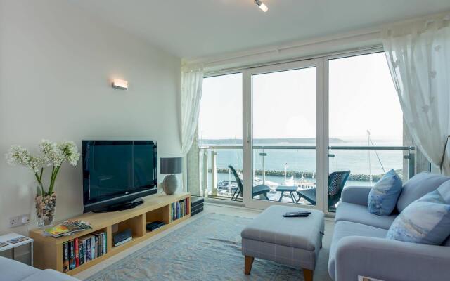 Quay Holidays - Dolphin Quays