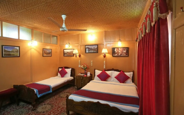 Ritz HouseBoat Srinagar