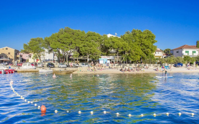 Beachfront Apartment Gaj 8