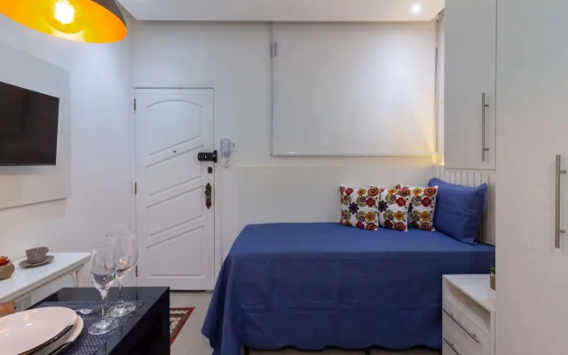 Just a few Steps From Copacabana Beach Pf512