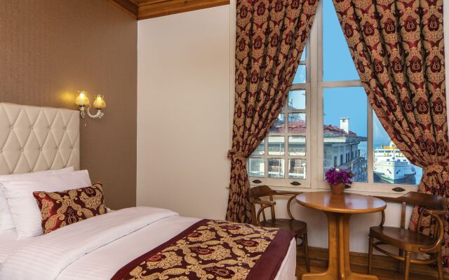 Mom Hotel
