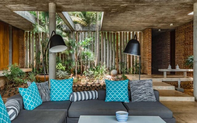 Sustainably Designed Villa Overlooking Indian Ocean
