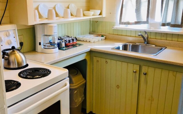 Green Gables Bungalow Court