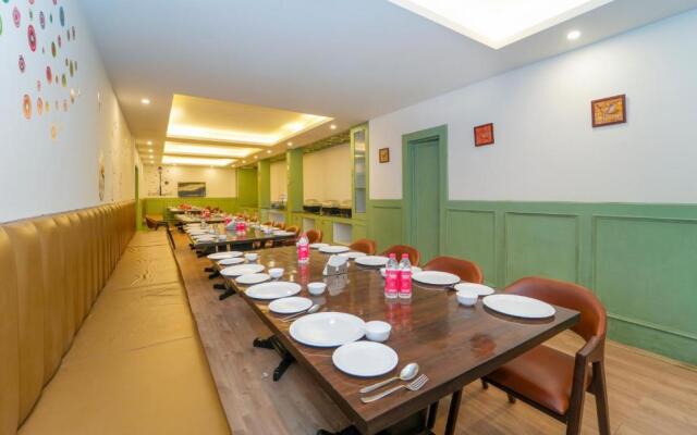 Hotel Glenroy By DLS Hotels