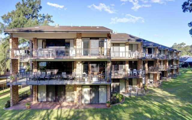 Grevillia, Bay Parklands, Unit 49/2 Gowrie Avenue