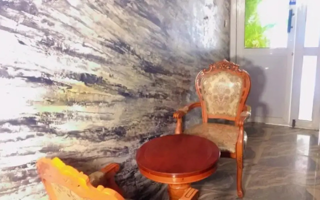 Autograph Apartment