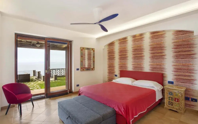 Luxury Villa with breathtaking Seaview, pool, BBQ