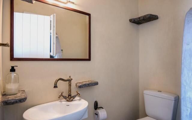 Rosemary Residence in Ampelas. 3 bedroom house