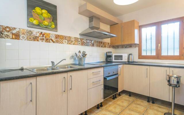 Cas Ciutada in Inca With 2 Bedrooms and 1 Bathrooms