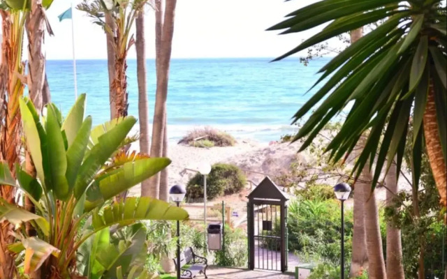 Frontline Beach, Mi Capricho, P.13, 3B
