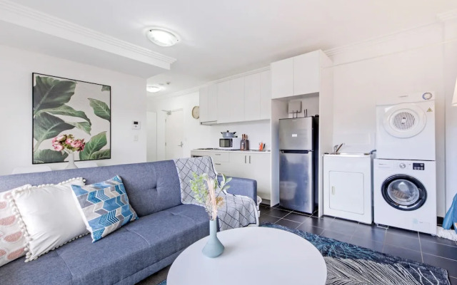 Kozyguru | Harris Park | Charming 1R Two-Story Apt