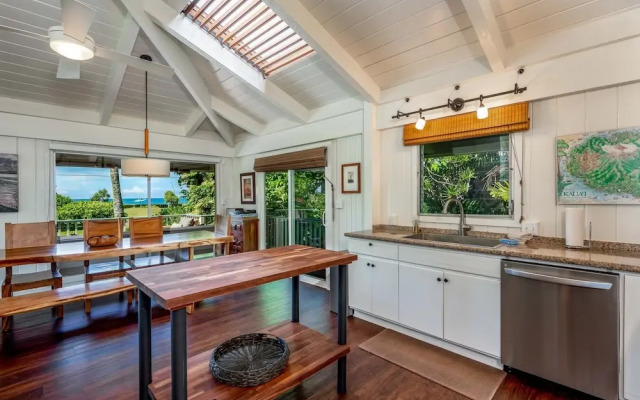 Hale Naninoa 5 Bedroom Home by RedAwning