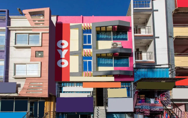 OYO 27817 Hotel Decision