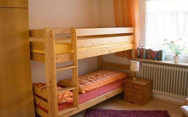 Gemuetliche-und-moderne-3-Zimmer-Ferienwohnung-mit-grosser-Terrasse-stadtnah