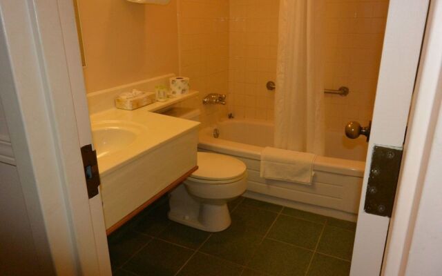 McIntosh Country Inn & Conference Centre in Canada