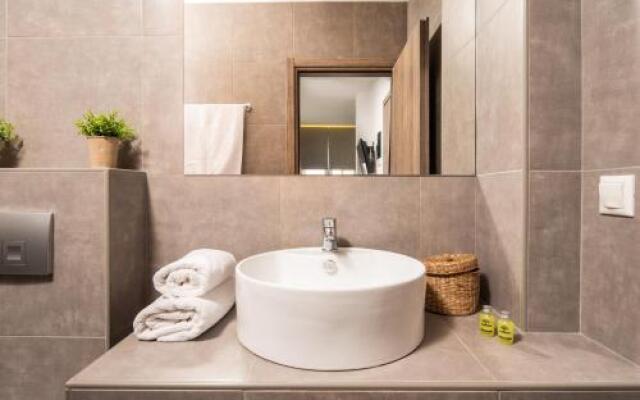 Kochyli Garden Studios